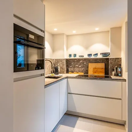 Huswell - Bright With Terrace In Heart Of Apartment *