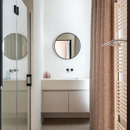 Huswell - Bright With Terrace In Heart Of Apartment *